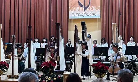 Ангелогласната арфа - коледен благотворителен концерт на класовете по арфа при НМУ „Л. Пипков“ - 1