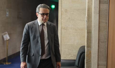 Тома Биков: При предсрочни избори въвеждането на еврото ще се превърне в криза - 1