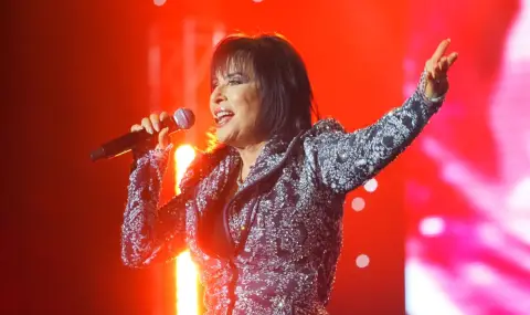 Легендата на българската естрада Кичка Бодурова празнува 70-и рожден ден днес - 1