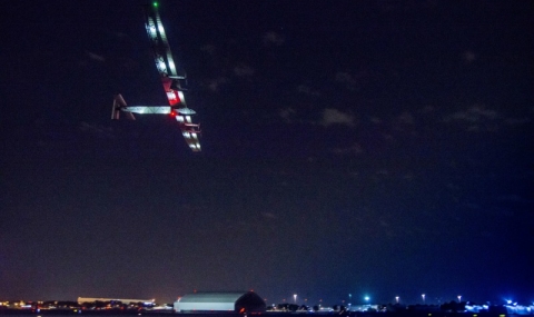 Solar Impulse 2 прелетя Атлантика и кацна в Испания - 1