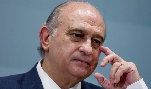Вътрешният министър на Испания отказа да подаде оставка - 1