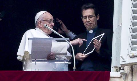 Папата покани католиците да се молят с мобилно приложение - 1