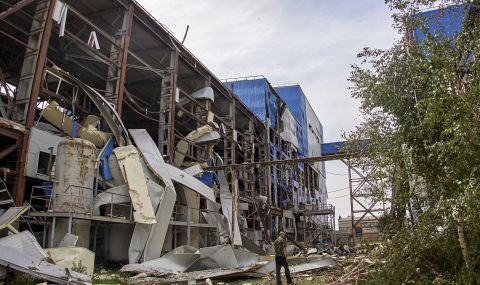 Русия нанесе десетки въздушни удари в Украйна, заявиха украинските власти  - 1