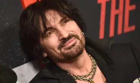 Томи Лий работил като ескорт на по-възрастни жени преди успеха на Motley Crue (ВИДЕО) - 1