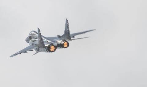 Велизар Шаламанов: Странен е интересът към закупуване на самолети "Грипен", без одобрението на парламента - 1