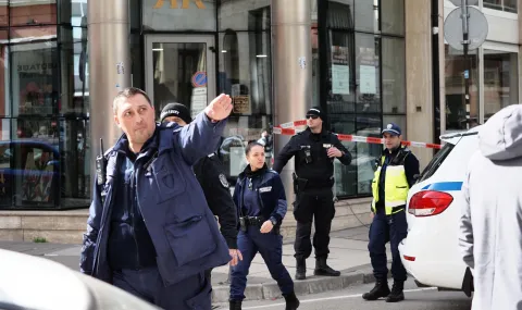 Откриха бомба, поставена в тоалетната на Централна поща в София СНИМКИ