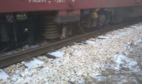 Влак излезе от релсите между гарите Реброво и Своге - 1