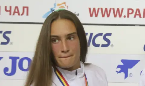 Денислава Глушкова на четвъртфинал на двойки в Анталия - 1