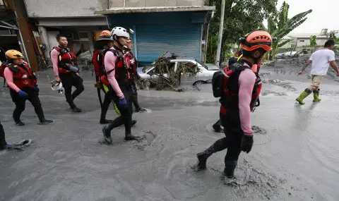 Супертайфунът Рагаса връхлита Южен Китай след тежки поражения в Тайван и Хонконг - 1