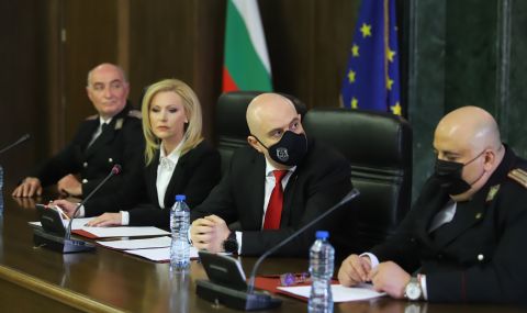 Британският външен министър: Подкрепяме България срещу "враждебните действия на Русия" - 1