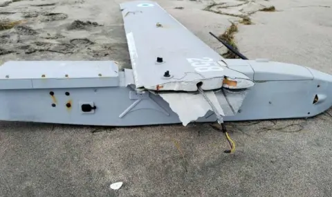 Дрон изплува от морето на Северния плаж в Бургас - 1