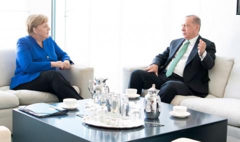 Меркел призова Ердоган да прекрати „Извор на мира” - 1