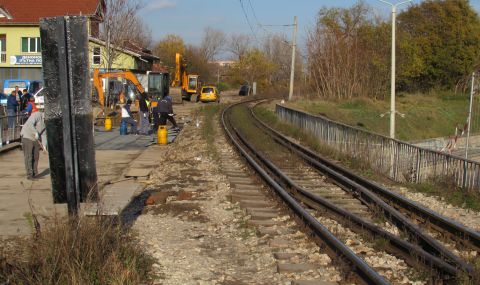 Повече от седмица ще продължи ремонтът на жп линията между Твърдица и Сборище - 1