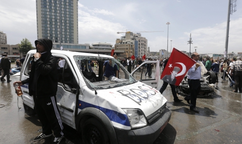 Хиляди протестираха и в Анкара - 1
