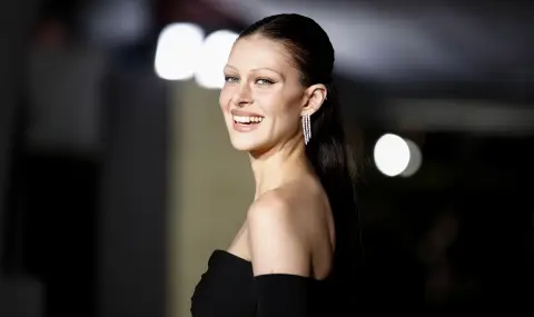 Никола Пелц продължава напред въпреки семейното напрежение с Бекъм - 1