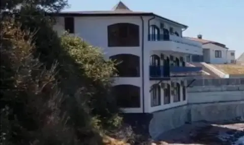 Изсветляване? Ахмед Доган вече официално е собственик на летните сараи на брега на морето край парк “Росенец”  - 1