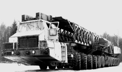 Камион МАЗ със задвижване 24х24 - 1