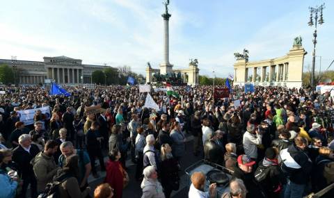 Хиляди унгарци излязоха на протест - 1