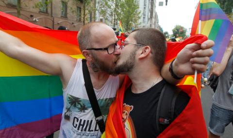 Северна Македония организира първия си гей парад - 1