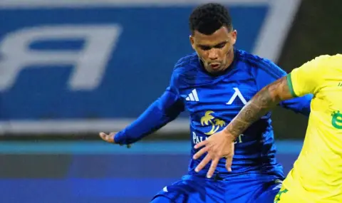 Тимове от испанската Ла Лига питат за цената на Майкон от Левски  - 1