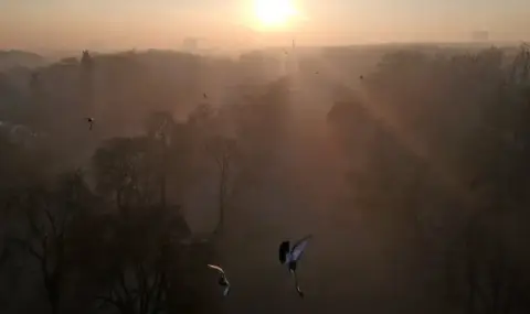 Времето днес, прогноза за събота, 9 декември: Облачно и мъгливо - 1