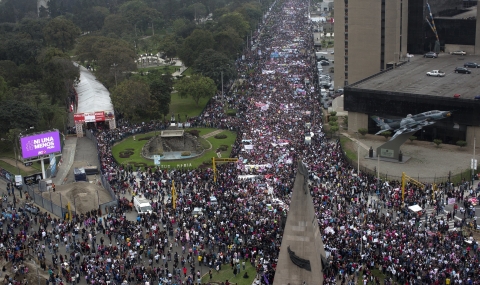 50-хиляден марш в Перу срещу насилието над жени - 1