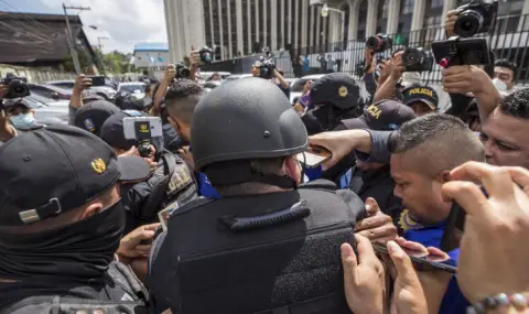 Опитаха да щурмуват парламента на Гватемала - 1