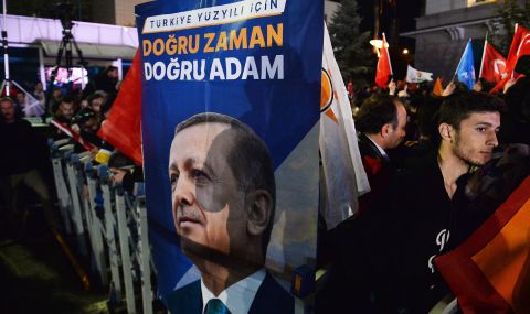 Турската демокрация е жива, макар и стисната в клещите на Ердоган - 1