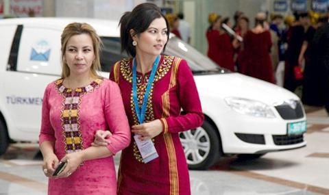 Туркменистан забрани на жените да шофират - 1