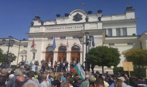 Independent: България е “Дисниленд” на корупцията - 1