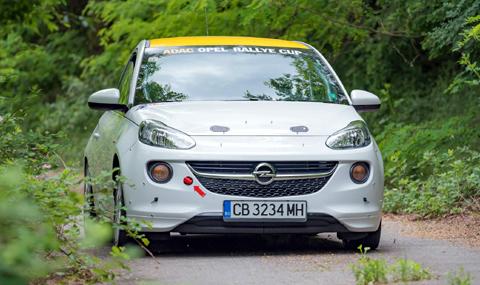 Български екипаж дебютира в Opel Adam Cup - 1