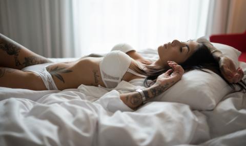 Татуирани красавици от цял свят подлудиха мъжете със сексапила си (СНИМКИ) - 1