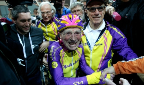 105-годишен колоездач със световен рекорд - 1