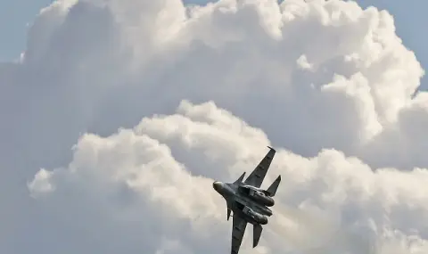 Въздушна сила! Нова ескадрила изтребители Су-30СМ2 влизат в редиците на руската бойна авиация - 1