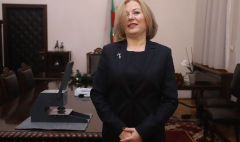 Йорданова очаквала решението на ВСС за Гешев - 1