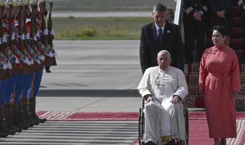 Страх тресе китайските католици, пристигнали в Монголия, за да видят папа Франциск - 1