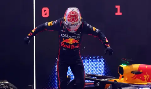  Макс Верстапен все още има математически шансове да спечели световната титла във Формула 1 - 1