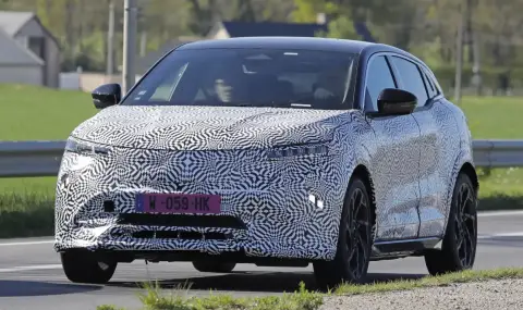 Новият Megane вече се появи по обществените пътища - 1