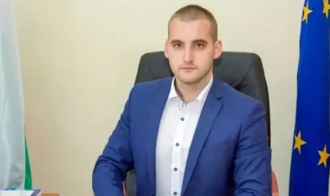 Росен Цветков пред ФАКТИ: Основен риск от приемането на еврото е, че е напълно възможен гръцки сценарий в България - 1