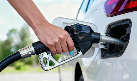 Which car components are damaged first due to poor-quality fuel? - 1