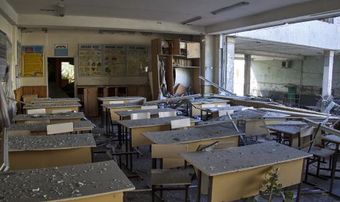 Двама загинали при руска атака срещу училище в Сумска област - 1