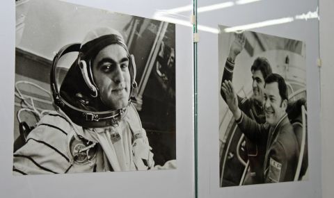 На 7 юни 1988 г. Втори български космонавт полита към звездите - 1