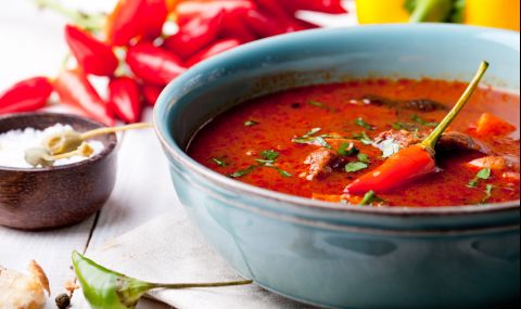 Рецепта на деня: Пикантна доматена яхния - 1