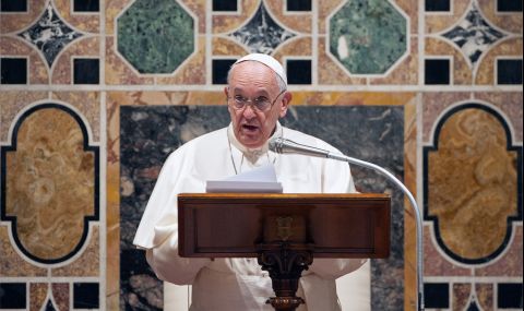 Папа Франциск: „Трагедията на войната ни потресе“ - 1
