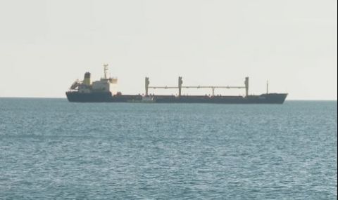 Близки на моряците от „Царевна“ твърдят: Eвакуирали са се сами, нямат контакт с българските власти - 1