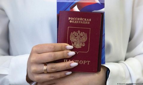 Донецк и Луганск: без руски паспорт няма работа, нито пенсия - 1