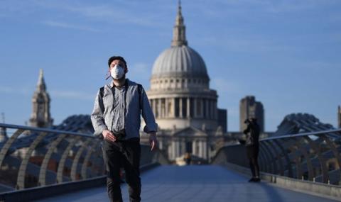 Половин година затвор за кражба на маски в Лондон - 1