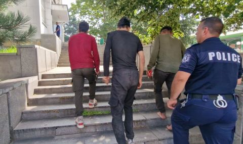 На входа на София са задържани 34 мигранти - 1