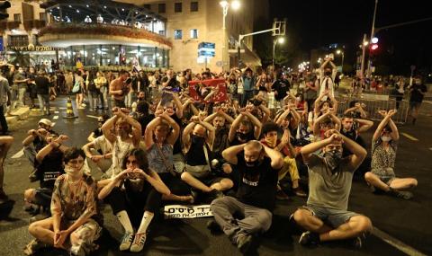 Хиляди израелци призоваха за оставка на премиера - 1