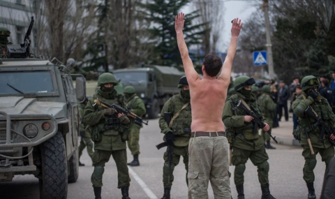 Украински граничари не допуснаха руски военни части в Крим (обновена 17.05 ч.) - 1